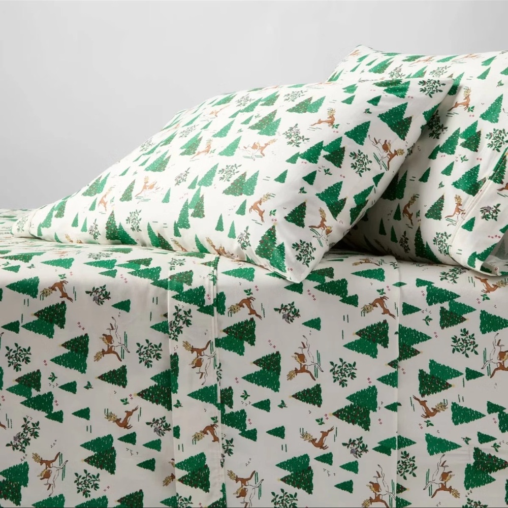 NWT Threshold - 400 Thread Count Christmas Holiday Performance Sheet Set